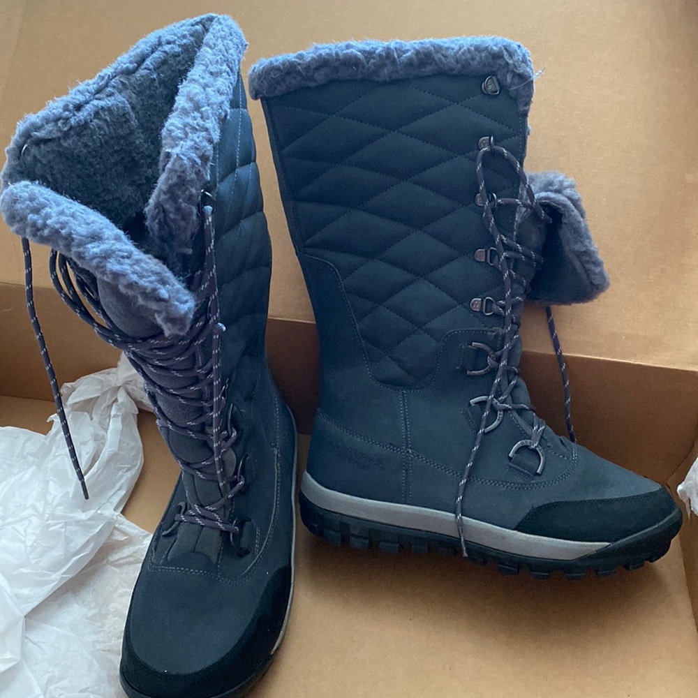 Women’s Bearpaw winter boots